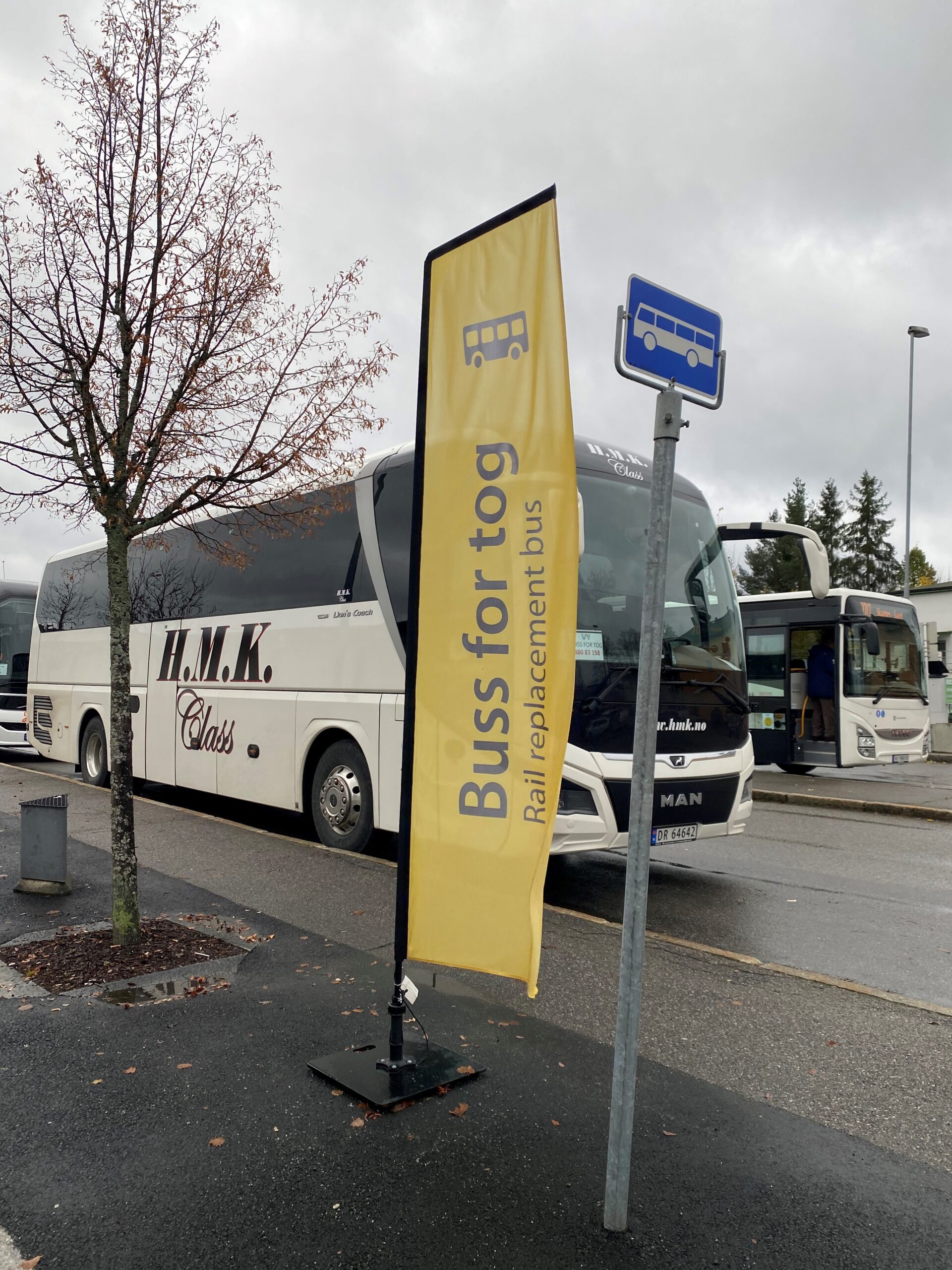 Buss for tog er et kjent daglig innslag på Kongsvinger stasjon. Fra juni 2021 blir endelig bussene igjen erstattet av tog.