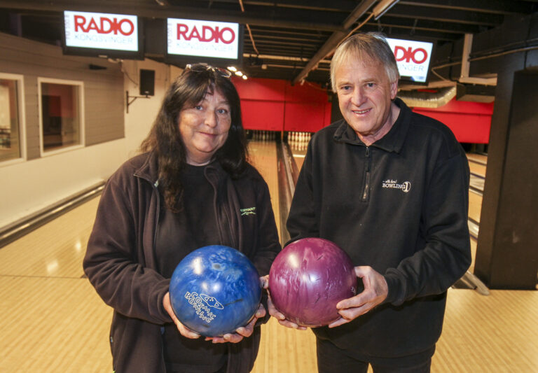 Samboerparet Lisbet Buserud og Bjørn Berntsen vil kommende uke markere at Bowling 1 Kongsvinger er 20 år.