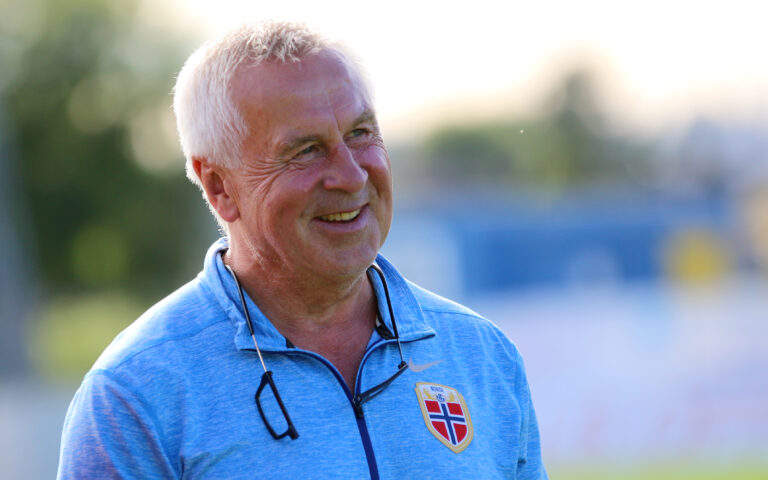 Even Pellerud er blitt pensjonist fra sin siste arbeidsplass i Norges Fotballforbund, men har tett kontakt med fotballmiljøet.