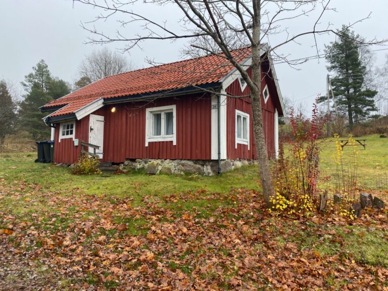 Det lille røde huset ved Festningen er et kjent landemerke i byen. Nå ønsker noen å sette det i bostand.