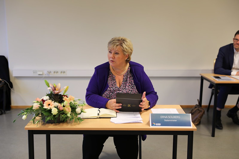 Statsminister Erna Solberg skryter av Kongsvingers satsing innenfor eldreomsorgen.