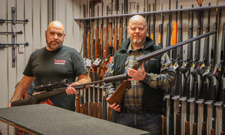 — Vi er opptatt av rekruttering og da er det synd at saksbehandlingstiden for våpensøknader skal ta så lang tid, sier leder i Kongsvinger Jeger- og fiskerforening, Lars Marius Bakken.