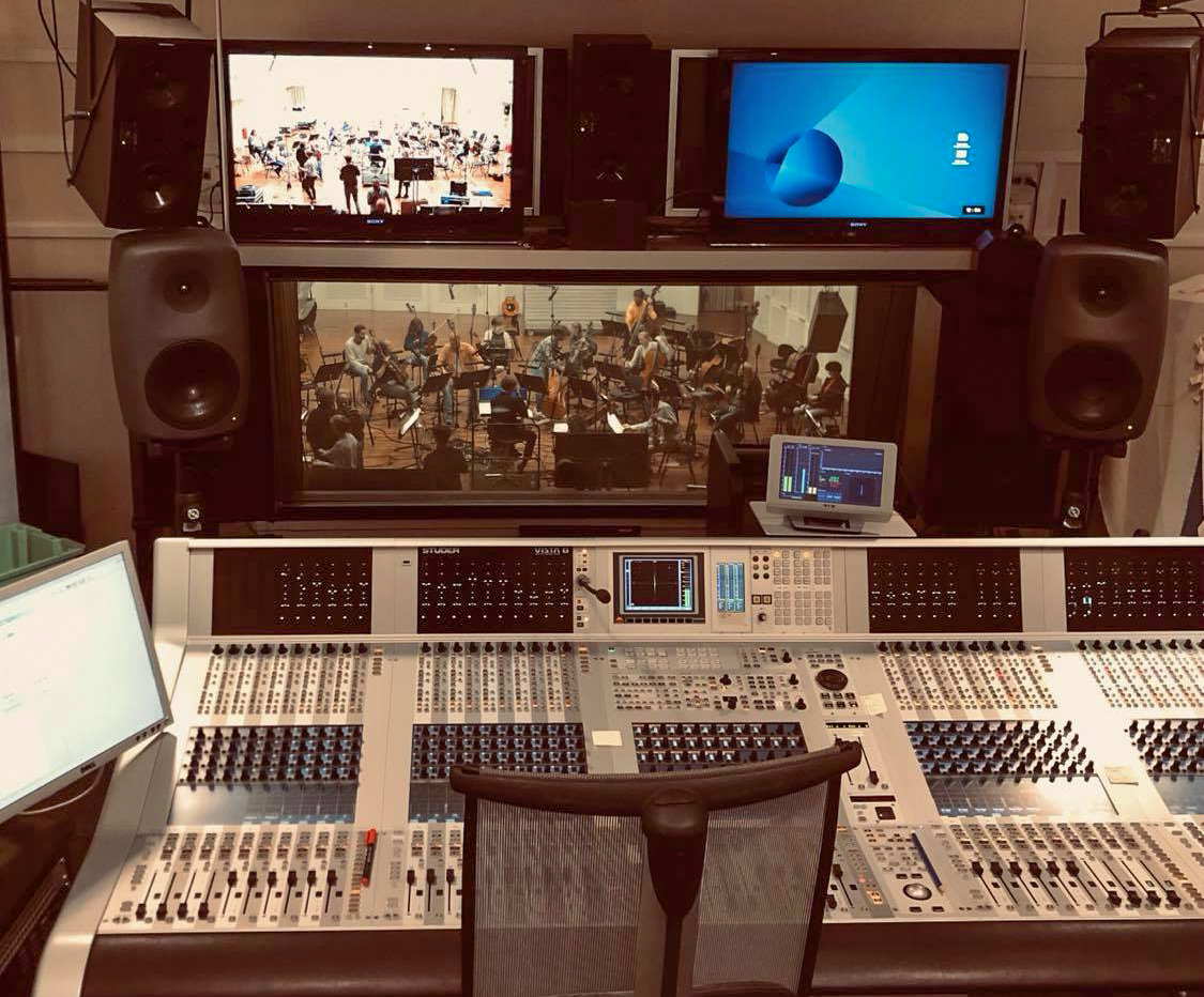 Kringkastingsorkesteret i gang med å spille Gaute Tønders musikk til TV-serien og NRKs julekalender "Stjernestøv".