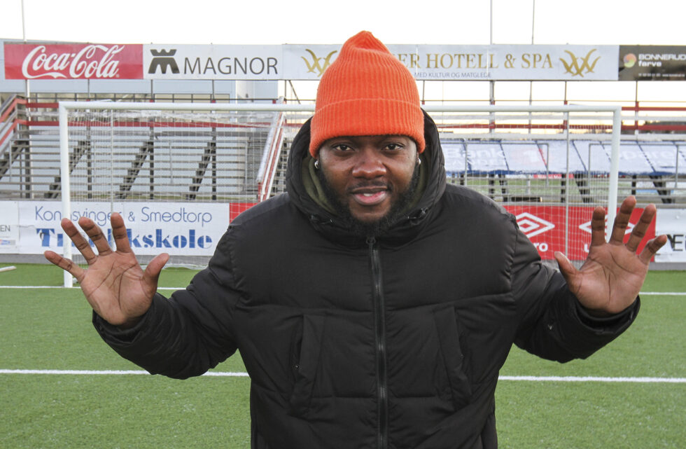 Riffi Mandanda har fremstått som en klassekeeper i det siste. Den jordnære franskmannen trives i KIL og Norge.