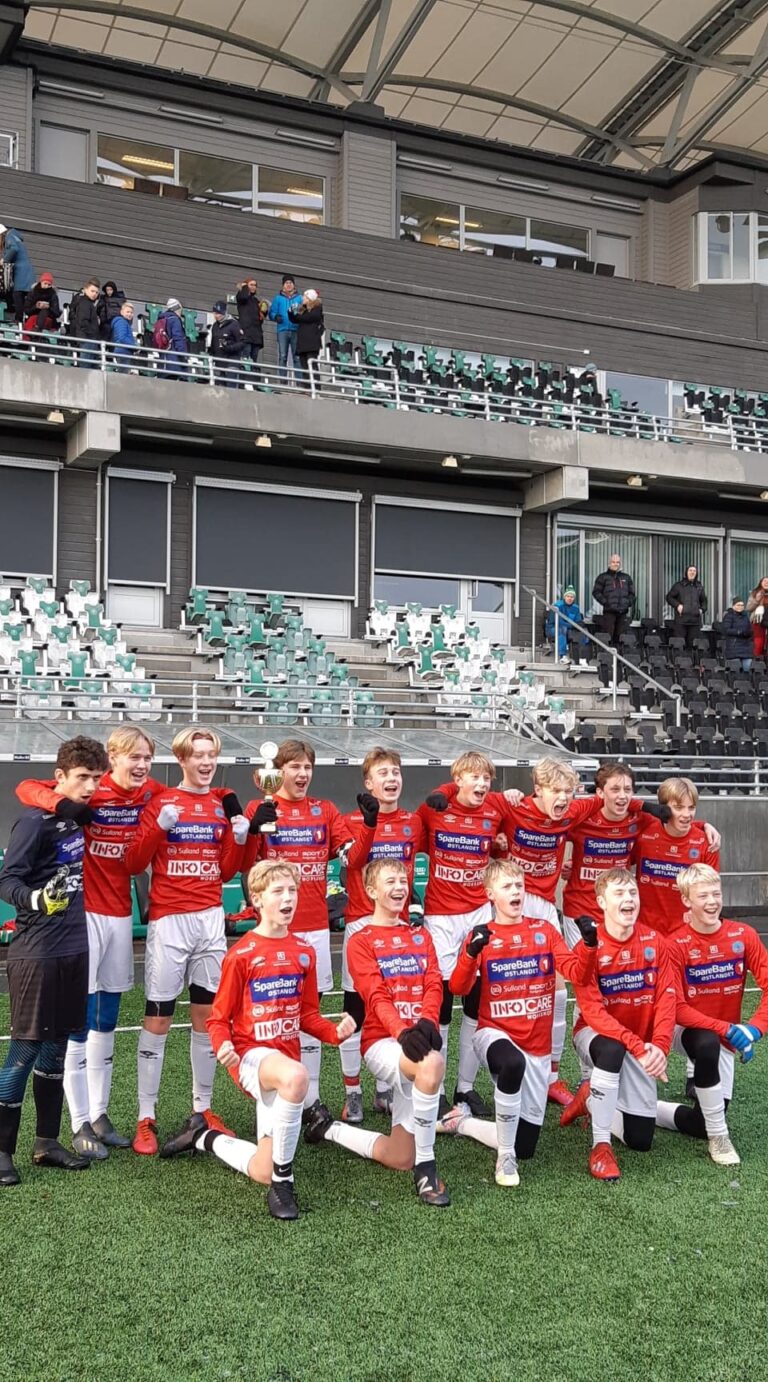 KIL-gutta kunne slippe jubelen løs etter å ha vunnet KM-finalen.