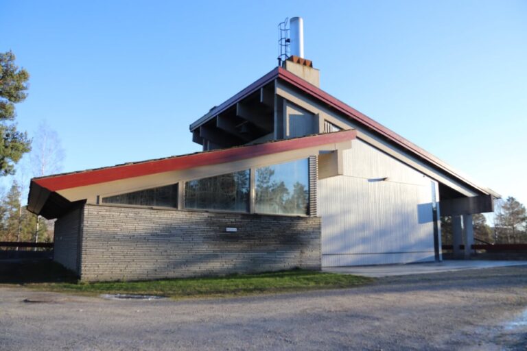 Kongsvinger krematorium, øst for Vinger kirke på Kongsvinger.