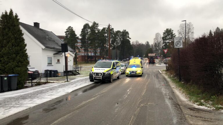 Torsdag var to personbiler involvert i trafikkulykke i krysset mellom Eidemsgate og Parkvegen.