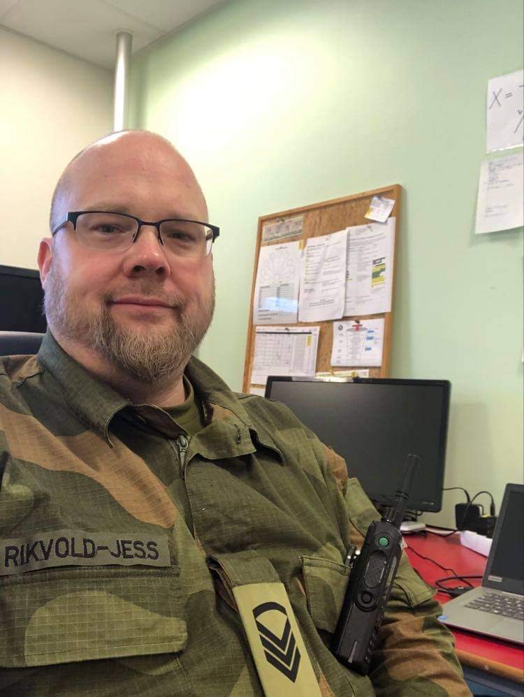 Administrasjonsbefal Kristian Rikvold-Jess har ansvar for blant annet at alt av forsyninger er på plsss.