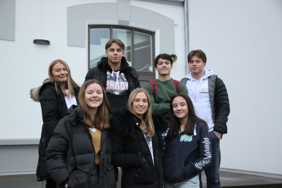 Russestyret på Øvrebyen videregående, her med Kaia Waaler (bak fra venstre), Pål Erik Andersen, Christoffer Mo Heien, Tobias Sørli, Eleanor Samways (foran fra venstre), Elise Karlsrud og Amina Grebovic.