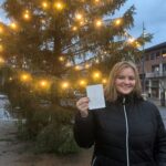 Amalie Kristoffersen er ung og ganske ny i byen. I år ville hun glede tilfeldige folk med anonyme julekort.
