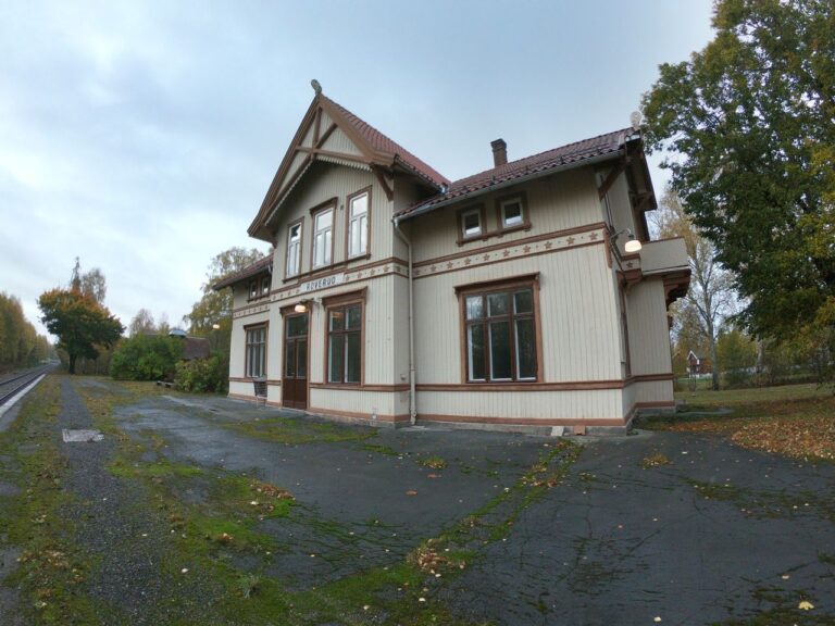 Nå kan man leie i andre etasje på Roveruds togstasjon.