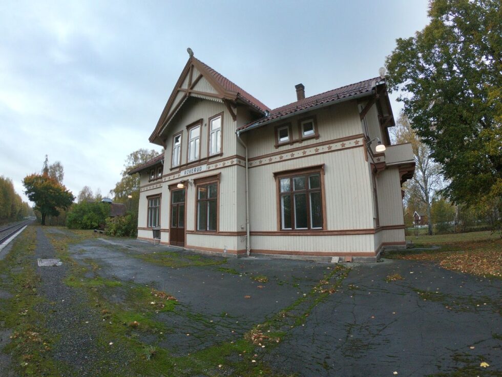 Nå kan man leie i andre etasje på Roveruds togstasjon.