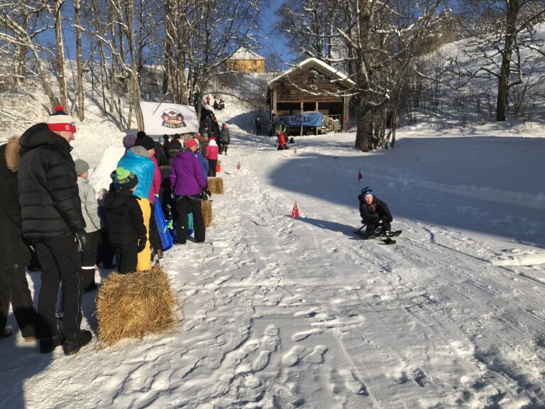 Vinterfestivalen fra startområdet i 2018. Dette året bød på snø og aking.