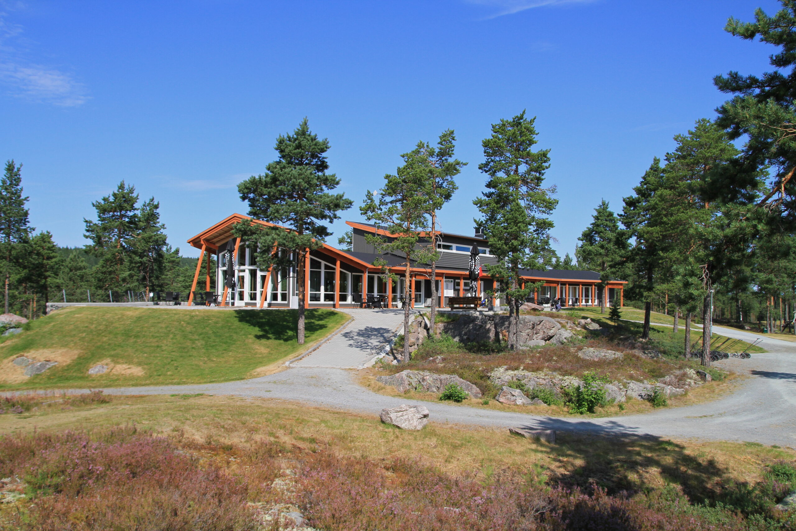 Terje Martinsen har både tegnet flerbrukshuset på golfbanen og vært prosjektleder for utbyggingen av banen i åtte år.