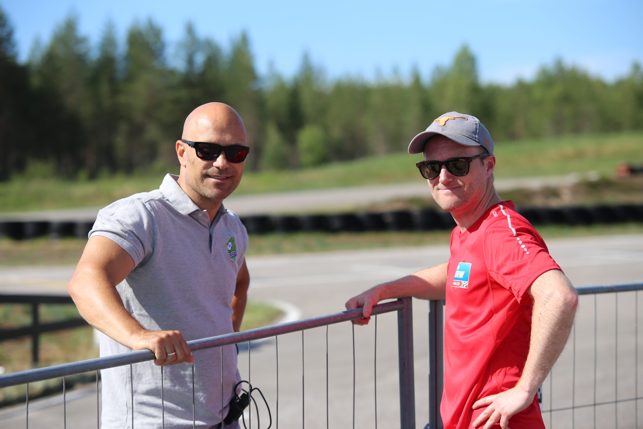 Sportsjef i EVEN Management Roy Snellingen (t.v.) og sportssjef i Norges Bilsportforbund, Atle Gulbrandsen.