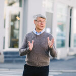 Morten Andreas Meyer mener at kommunen har sviktet som ikke har bidratt til å tinglyse ansvarsforholdet ved de private stikkledningene.