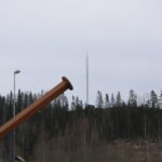 Det er lagt kabel fra nærmeste koblingspunkt langs fiberledningen til Austmarkas 4G-tårn til Ole Christian Karteruds eiendom.