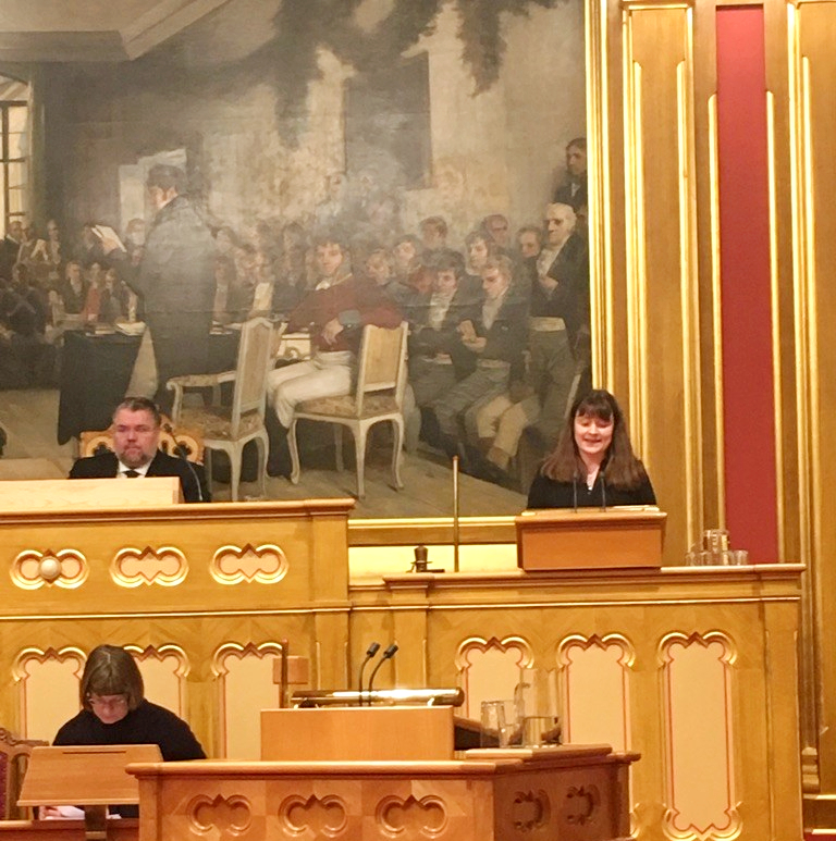 Eli Wathne på Stortingets talerstol