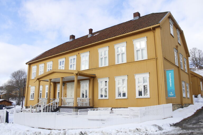 Aamodtgården ble bygget i 1801. Det er en av Kongsvingers eldste signalbygg og museets eneste vernede bygning.