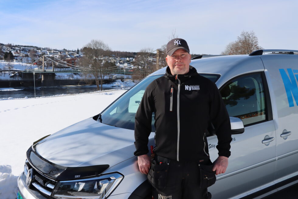 Stig Nytrøen bruker koronapandemien til å satse på større drift. Nå er det mange som bruker mer penger på pusse opp hjemme, i stedet for å reise på ferie, forteller han selv.