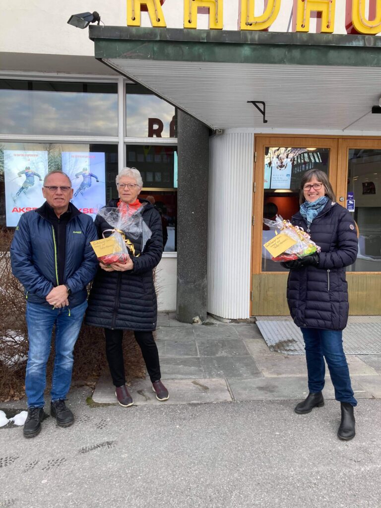 Vinnerne fikk premiene sine tidligere denne uken. Irene og Arne Svendsrud tok selv imot premien sin, mens Nora Sunde og Ingjerd Engh ikke hadde mulighet til å komme. Sundes mor, Turid, tok imot premien på hennes veiene, mens Engh får sin ved en senere anledning.