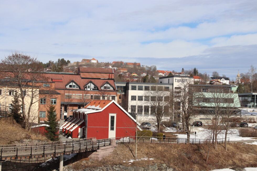 Kongsvinger kommune opplever lite smitte blant barn og unge, og har derfor åpnet opp for at de kan få trene igjen.