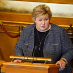 Statsminister Erna Solberg skisserer onsdag en plan for hvordan Norge skal åpne igjen.