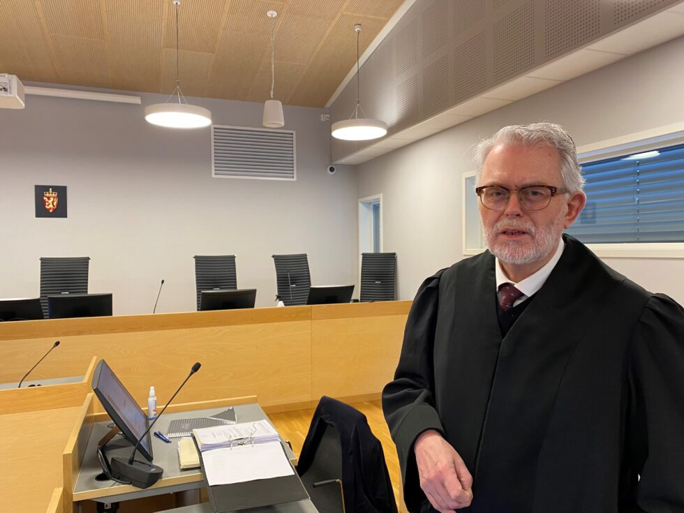 Advokat Ove Herman Frang forsvarer Kongsvinger-mannen som kan holdes i varetekt i ytterligere fire uker – siktet for mishandling av samboeren.