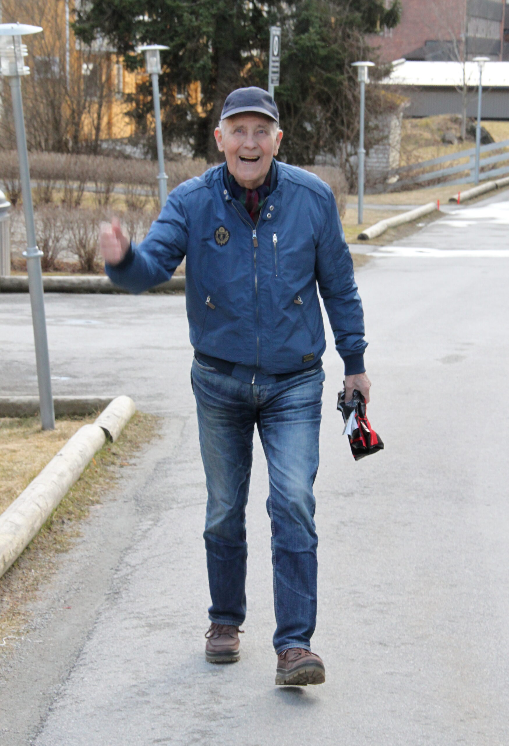 Hans Trongaard på snart 92 år går fortsatt kjapt og lett og er en av de aller sprekeste fysisk på sin alder. Innen 2050 vil det trolig bli tre ganger så mange innbyggere over 90 år i Kongsvinger enn i dag.