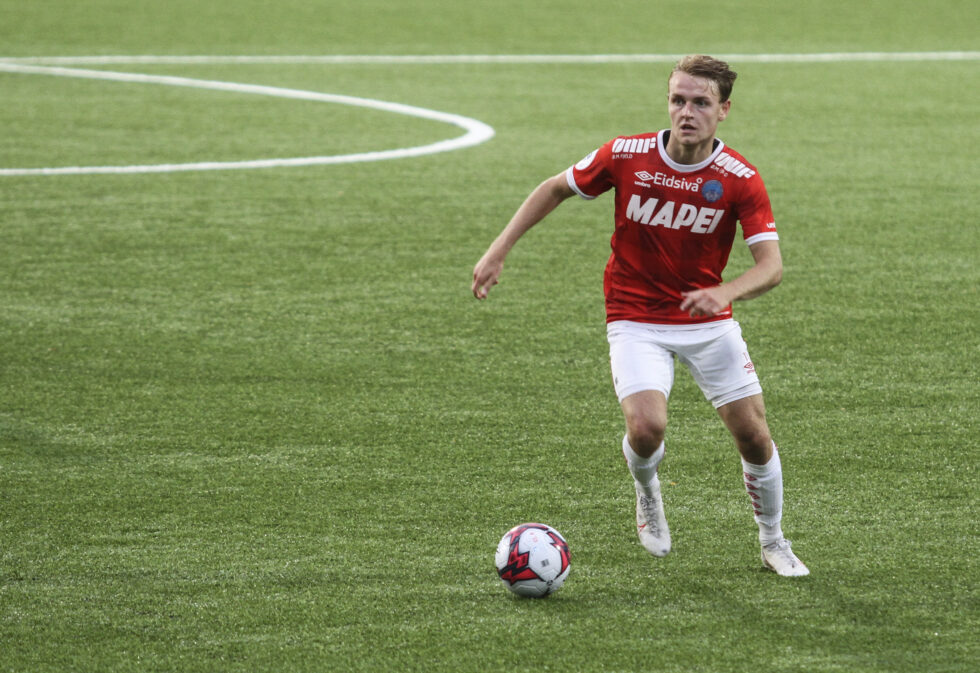 Simon Marklund bytter ut den røde KIL-drakta med den blå Ranheim-drakta kommende sesong.