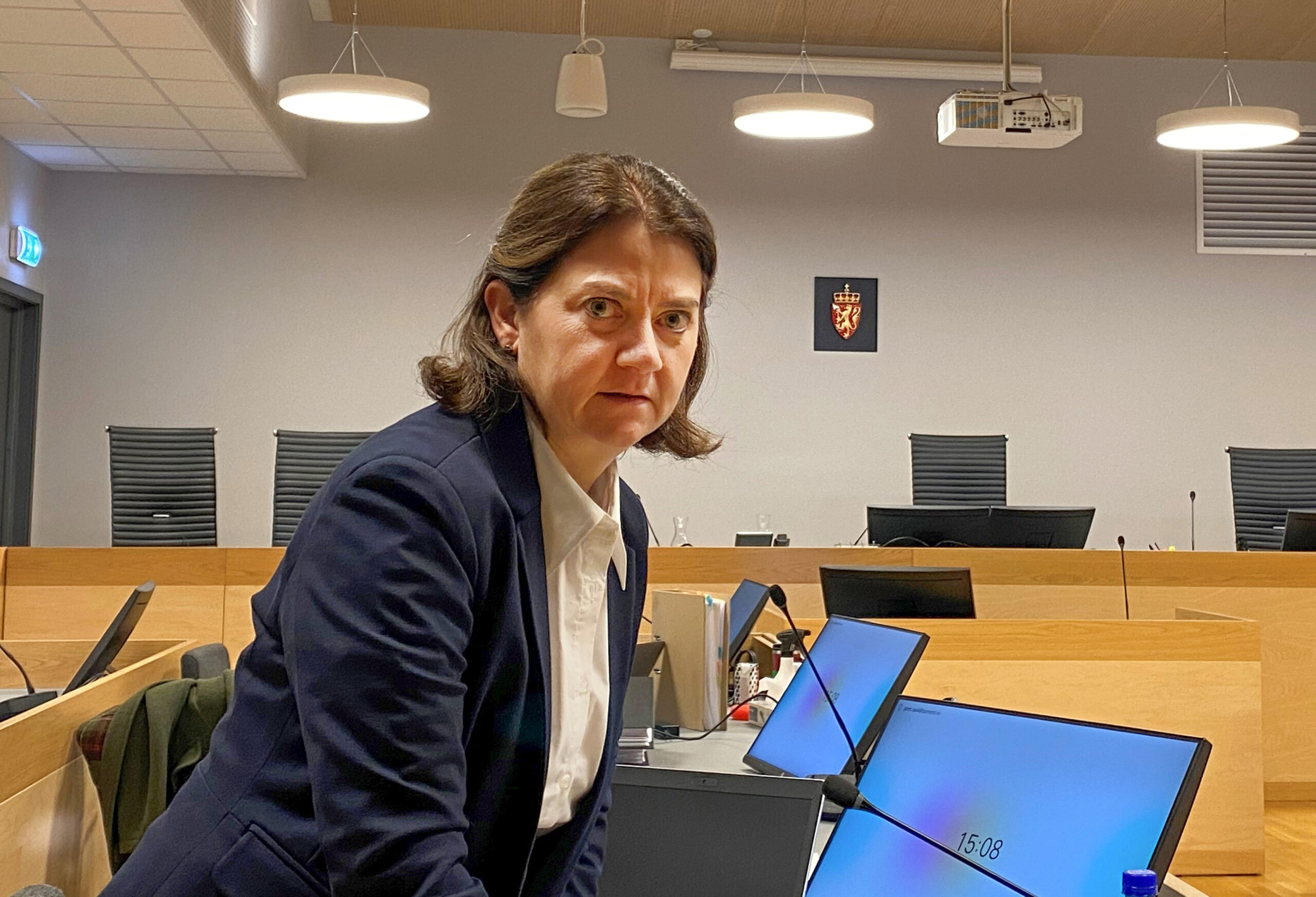 – Det vanskelig å forstå at en arrestforvarer kan overprøve ønsket om og behovet for å snakke med en lege, sier advokat Siri Brænden. Hun bistår avdødes foreldre.