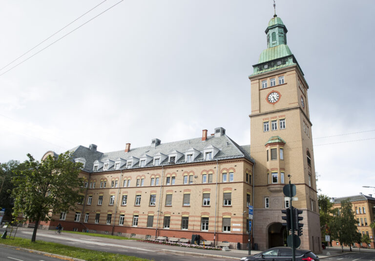 Oslo universitetssykehus, her illustrert ved tårnbygget hvor den administrative delen ligger, har målt antistoffresponsen.