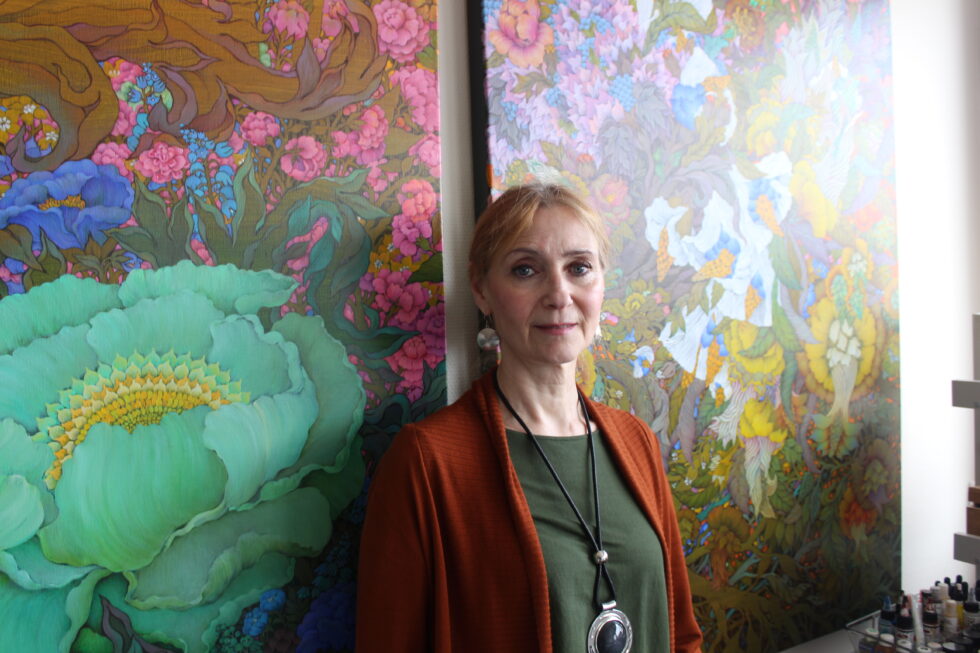 Elena Abessinova er kjent for sine detaljerte komposisjoner. Nå skal to av hennes malerier stilles ut på åpningen av det nye Nasjonalmuseet neste år.