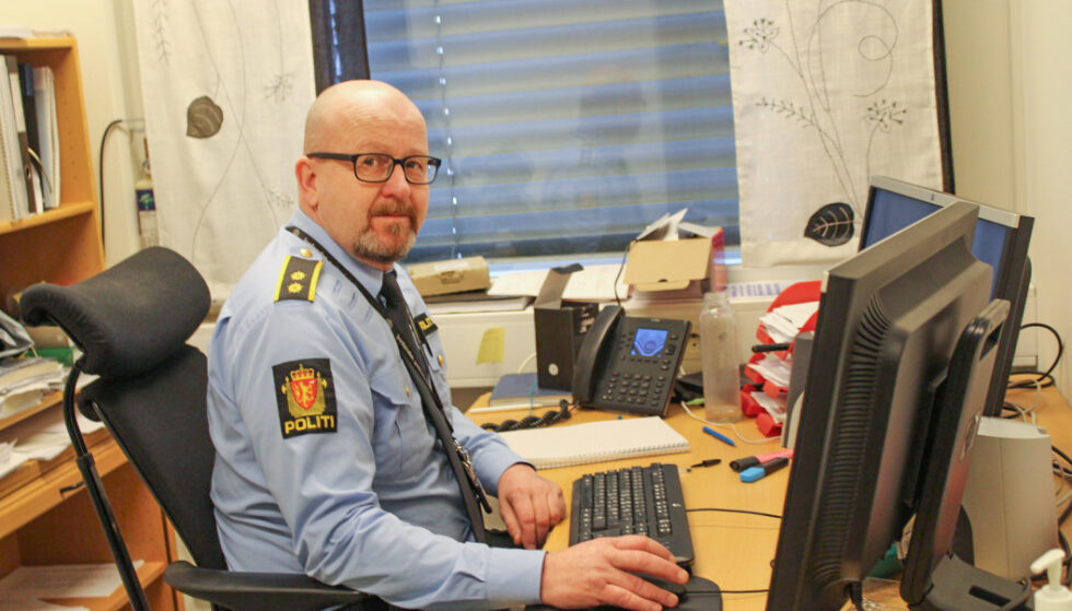 Politioverbetjent Halvor Østlid oppfordrer foreldre og foresatte til å ha en god dialog med ungdommen og vite hvor de er.