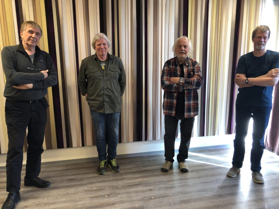 Kjente musikere spiller på forestillingen: Per Husby, Edvard Askeland, Kjetil Skaslien og Lars Ihler.