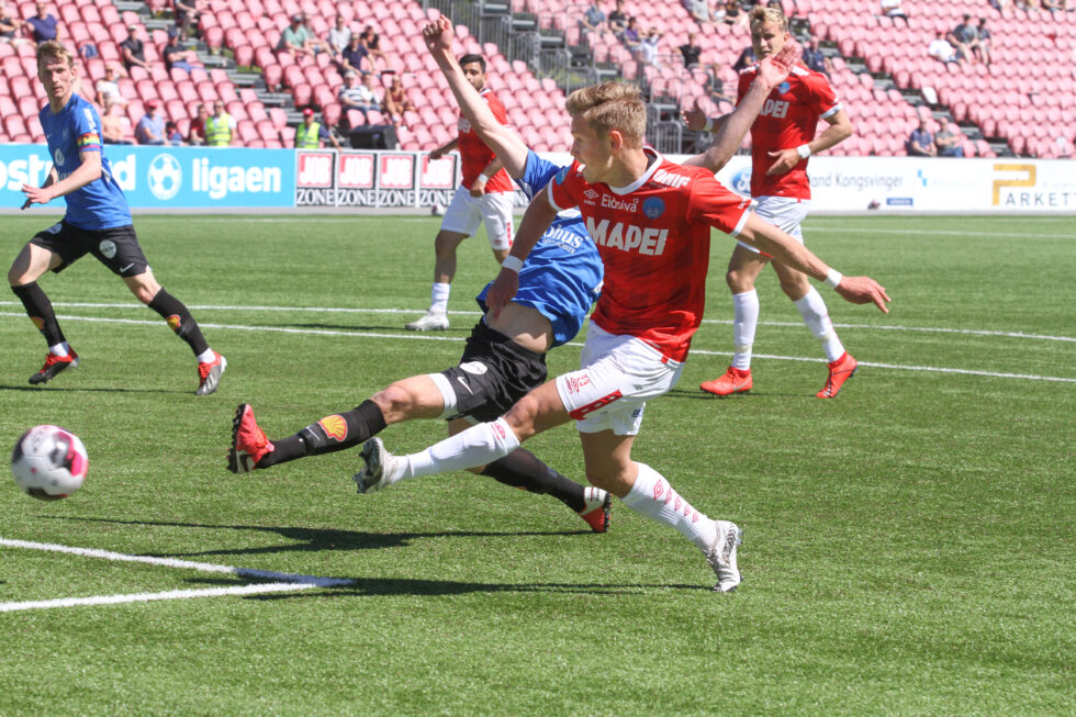 Her setter Matin Tangen Vinjor inn kampens eneste mål da KIL vant 1-0 over Eidsvold Turn.