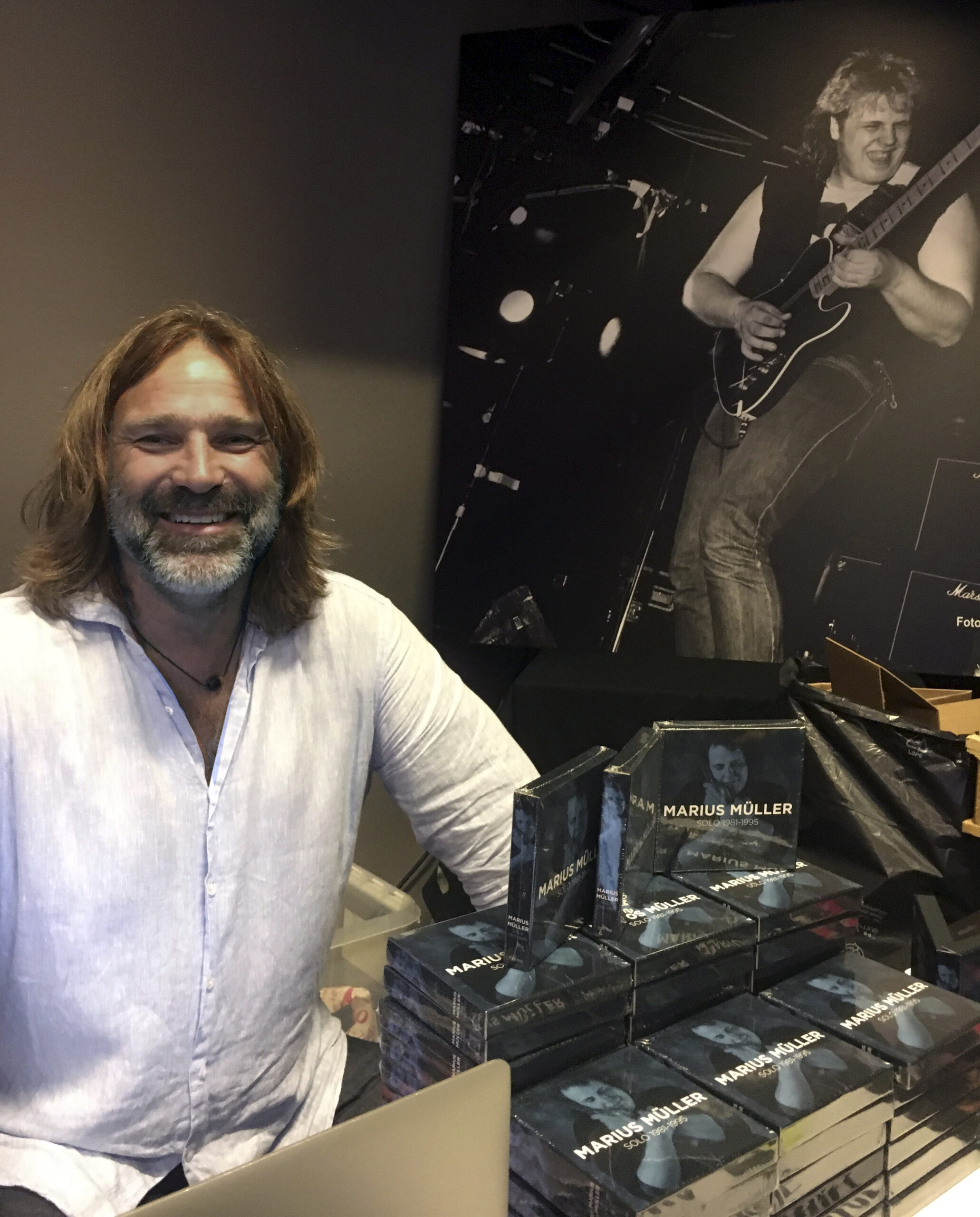 Christer Falck er stor fan av Päronsoda, og mener A nightclub in Tunisia er ett av de beste albumene har har vært med på å utgi.