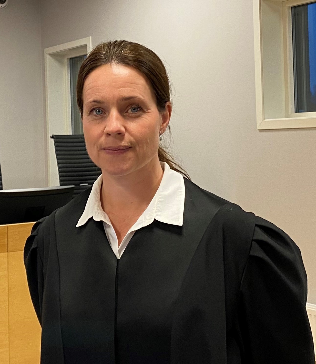Læreren tar betenkningstid. Det opplyser advokat Iren Johnsen som i dag har hatt samtale med sin klient.