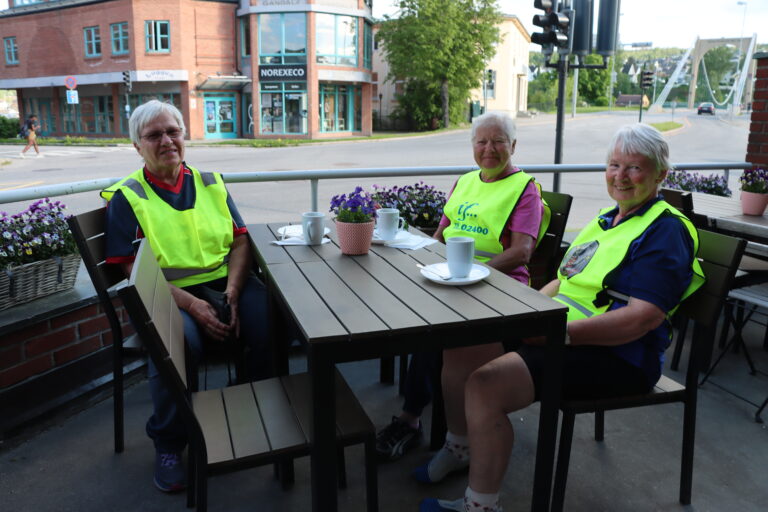 Elsa Nyaas (t.v.), Karin Marie Maagaard og Grethe Lauritzen er sprekere enn de fleste på deres alder.