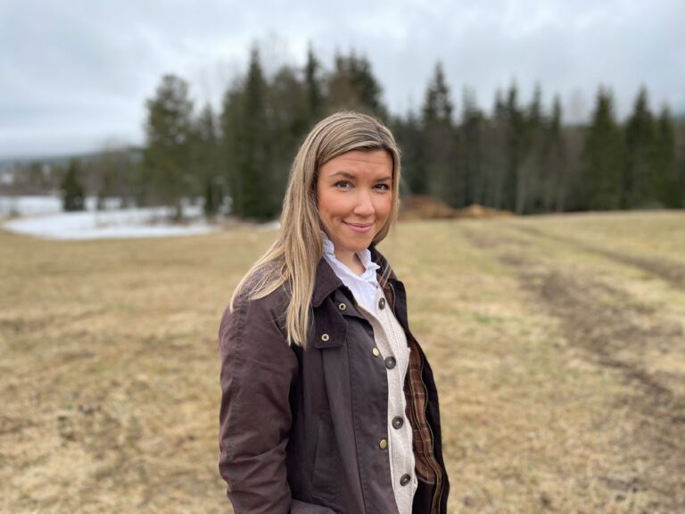 Høyres stortingskandidat for Innlandet, Anna Molberg, var veldig fornøyd med regjeringskollegene i går med påplusningene i NTP for jernbanen lokalt.
