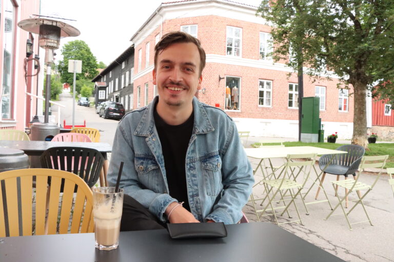 Joachim Olsson er en av mange med epilepsi i Norge. Det er en diagnose med mange individuelle forskjeller, som er noe han ønsker mer bevissthet rundt.