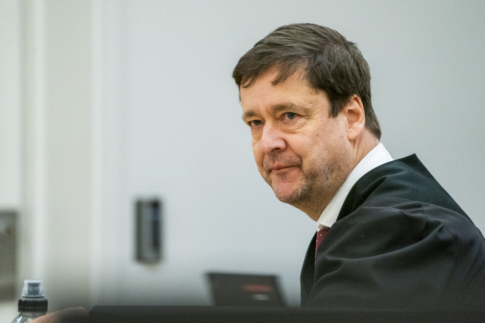 Advokat John Christian Elden har ikke gitt opp å få gjenåpnet saken mot presten som ble dømt for overgrep mot sin stedatter.