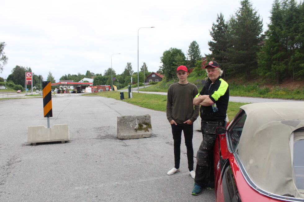 Jarle Kjelsrud og Trond Furuberg mener kommunens avstenging av "langtidsen" ikke er en god nok løsning. Nå ønsker de å gå i dialog med kommunen og lokalsamfunnet.