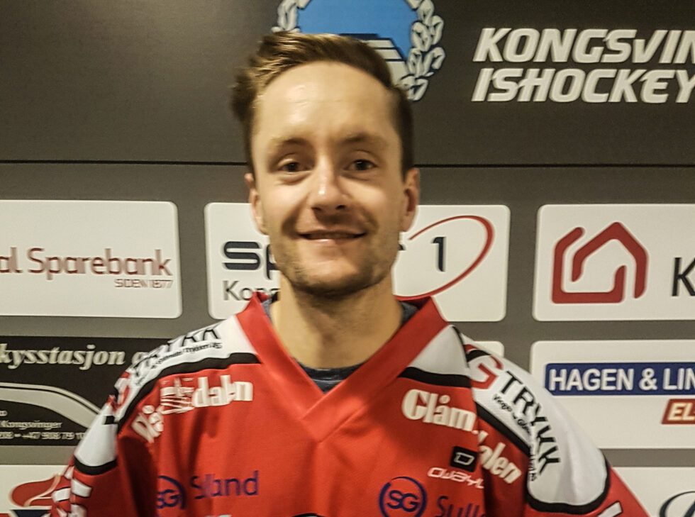 Anders Angelbrant (t.h.) er glad han har fått signaturen til Preben Birkeflot.