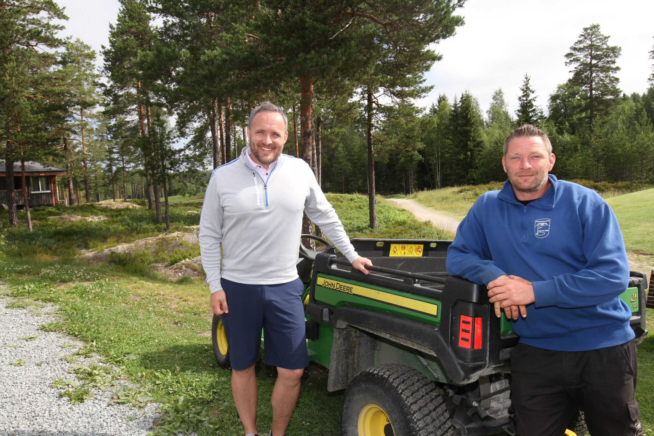 – Historien om Raimond er en solskinnshistorie, sier Daniel Larsson, som er er glad for at han ga Raimond en sjanse.