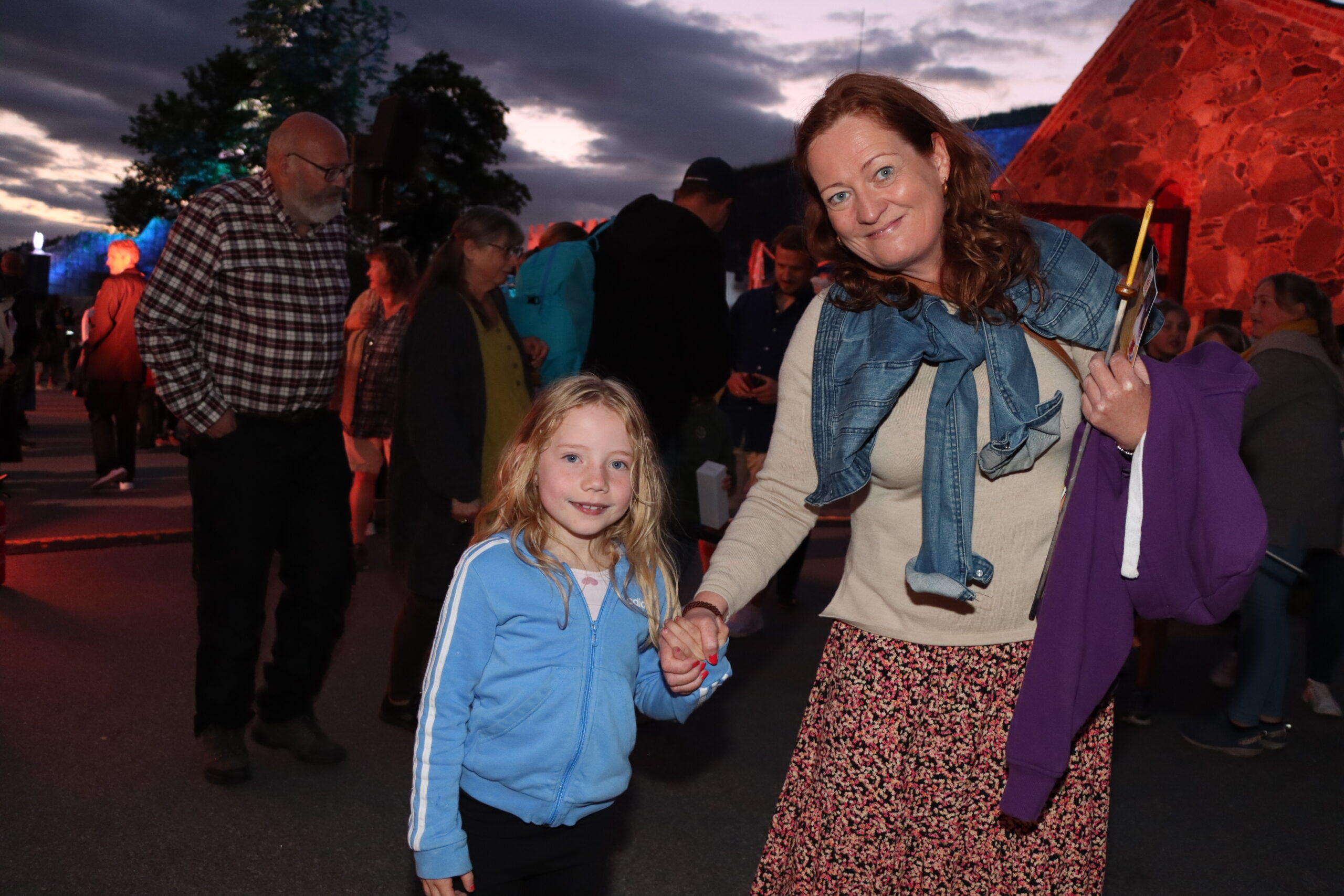 Jenny Linde-Tonstad og Heidi Linde koste seg begge to med premiere.