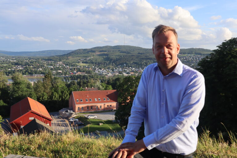 Kongsvinger-mannen Sverre Skaar tilbragte mye av barndommen oppe på festningen. Som sønn av en festningskommandant føler han seg priviligert over å ha fått vokse opp på en slik historisk viktig plass.