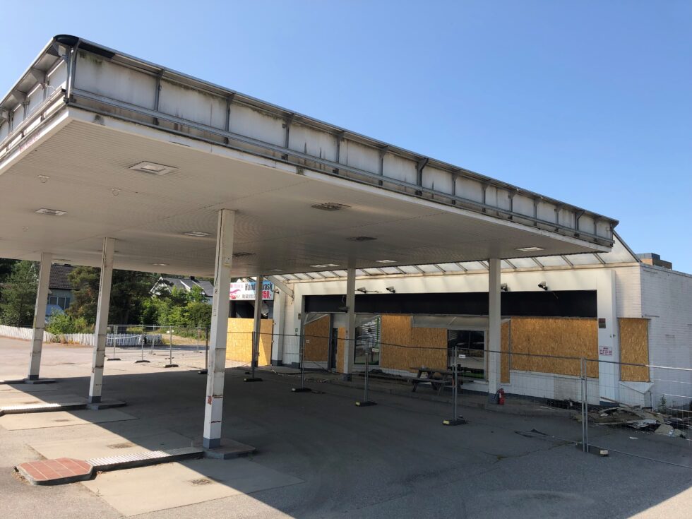 Det er fortsatt usikkert hva som skjer med branntomta til Shell Gjemselund. Men tomteeier ar flere ideer for hva de ønsker å gjøre.
