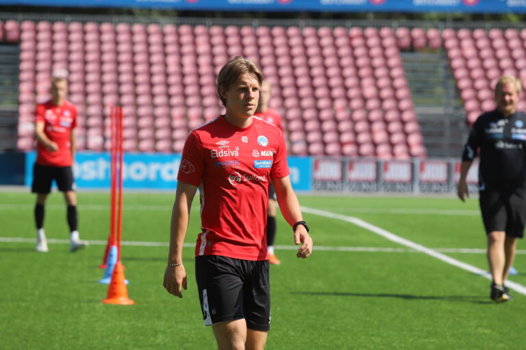 I cupkampen mot Elverum får Alexander Håpnes sjansen har har ventet på. Da får han sin debut fra start.