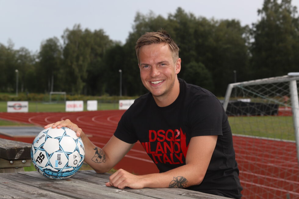 Andreas Lundgren kunne ikke si nei når den svenske trenerlegenden Sven-Gøran "Svennis" Eriksson ringte for å hente han til Torsby.